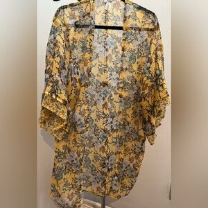 Mudd Cream and Blue Floral Kimono